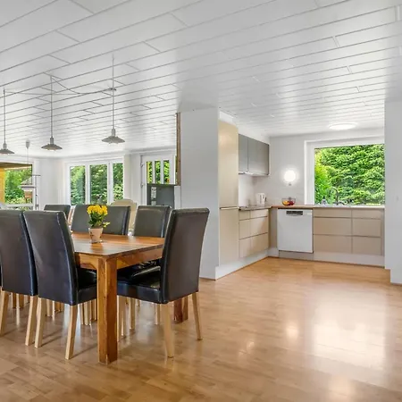 Ebon - From The Sea By Interhome * Hals