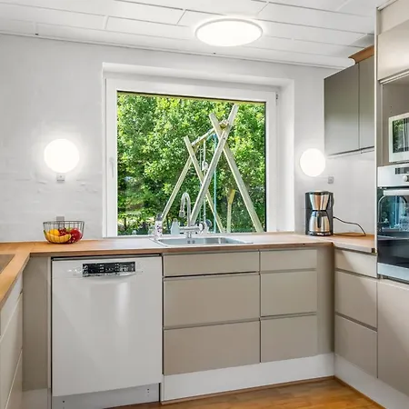 Ebon - From The Sea By Interhome